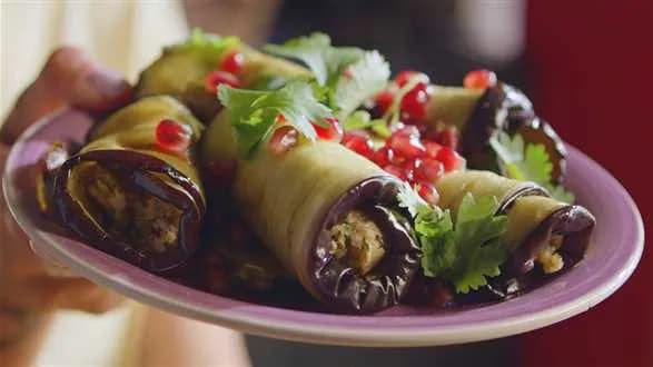 Roladki z bakłażana z farszem orzechowym