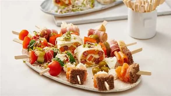 Koreczki z łososiem