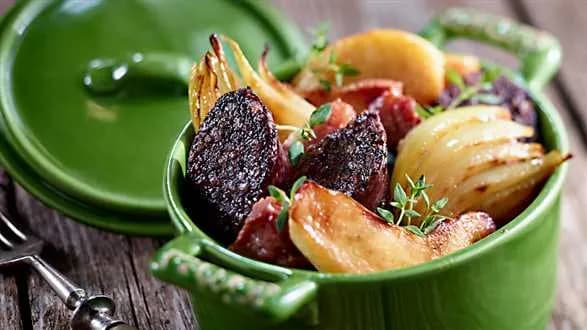 Kaszanka z jabłkami i tymiankiem z grilla