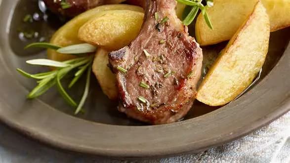 Kotleciki jagnięce z miętą i rozmarynem