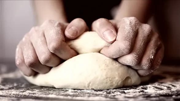 Ciasto na pizzę z suchych drożdży