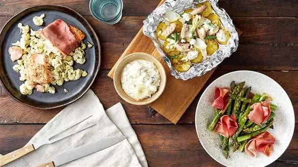 3 dania grillowane w folii: łosoś, szparagi i młode ziemniaki