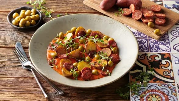 Sałatka ziemniaczana z chorizo na ciepło