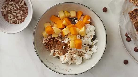 Musli z jabłkiem i pieczoną dynią