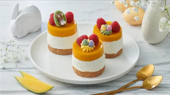 Sernikowe monoporcje z żelką mango