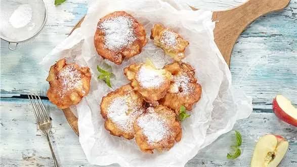 Racuchy drożdżowe z jabłkami