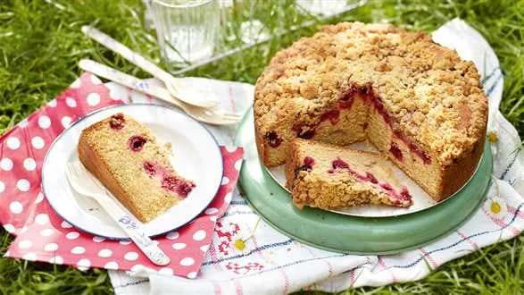 Ciasto z wiśniami i kruszonką migdałową – przepis