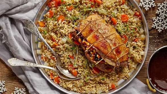 Piersi kaczki faszerowane suszonymi śliwkami i morelami