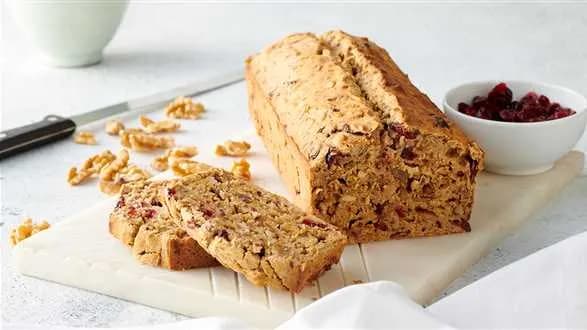 Bezglutenowy chleb z orzechami i żurawiną