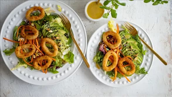 Sałatka z chrupiącym kalmarami